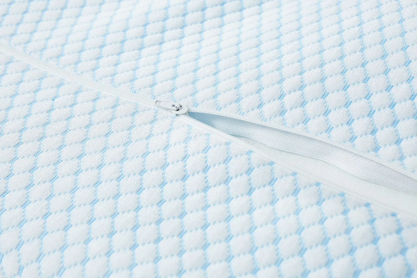 NeuroAlign CoolTouch Cervical Pillow - Image 4